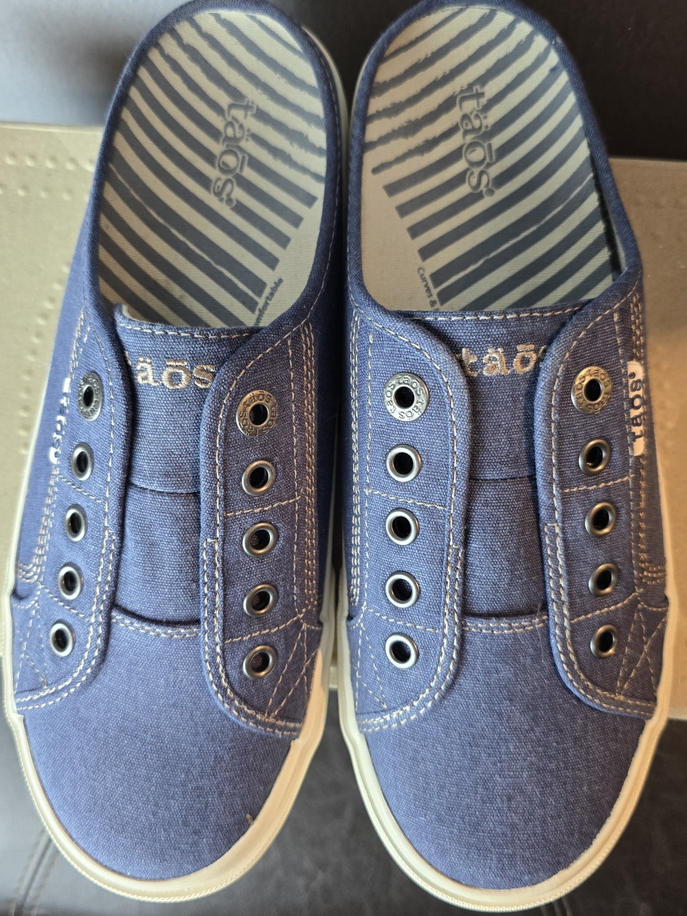 Taos EZ Soul Blue Wash Canvas Slip-On Sneakers NEW IN BOX